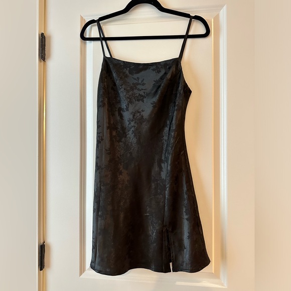 Princess Polly Dresses & Skirts - PRINCESS POLLY FLORAL BLACK SLIP DRESS